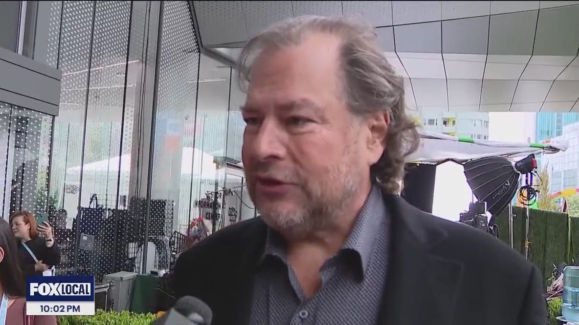 Salesforce CEO Benioff signs agreement to keep Dreamforce in SF